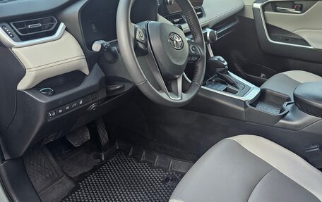 Toyota RAV4, 2023 год, 4 800 000 рублей, 24 фотография