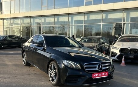 Mercedes-Benz E-Класс, 2020 год, 2 980 000 рублей, 1 фотография