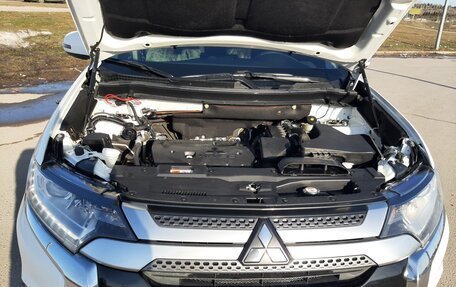 Mitsubishi Outlander III рестайлинг 3, 2019 год, 2 150 000 рублей, 21 фотография