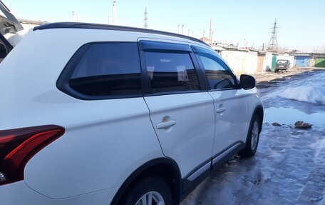 Mitsubishi Outlander III рестайлинг 3, 2019 год, 2 150 000 рублей, 39 фотография