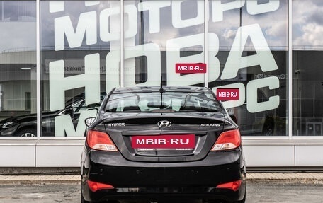 Hyundai Solaris II рестайлинг, 2015 год, 1 050 000 рублей, 4 фотография