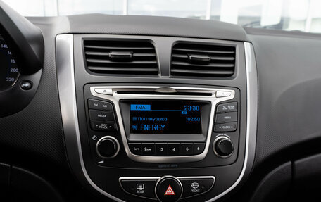 Hyundai Solaris II рестайлинг, 2015 год, 1 050 000 рублей, 18 фотография