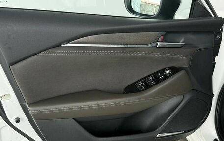 Mazda 6, 2023 год, 2 400 000 рублей, 13 фотография