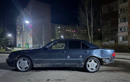 Mercedes-Benz E-Класс, 1999 год, 219 000 рублей, 2 фотография