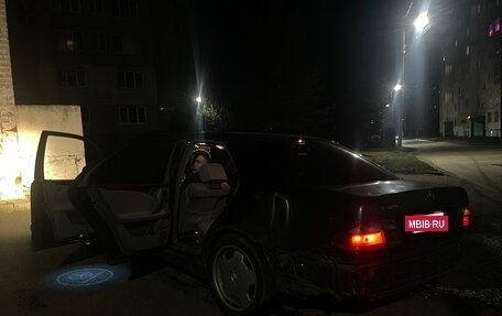 Mercedes-Benz E-Класс, 1999 год, 219 000 рублей, 7 фотография
