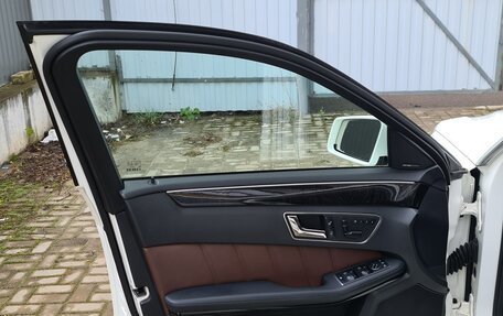 Mercedes-Benz E-Класс, 2010 год, 1 580 000 рублей, 10 фотография