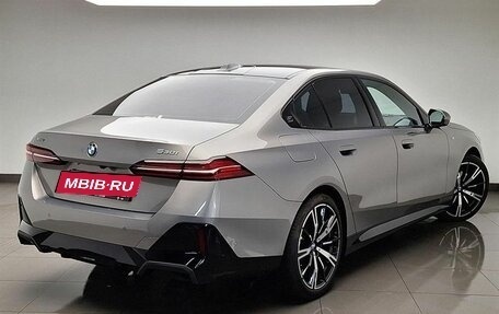 BMW 5 серия, 2025 год, 9 555 000 рублей, 15 фотография