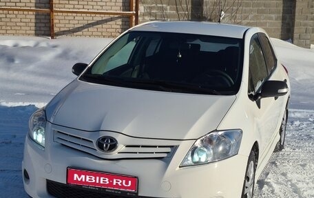 Toyota Auris II, 2010 год, 750 000 рублей, 1 фотография