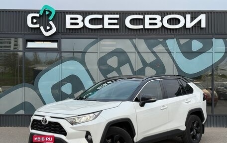 Toyota RAV4, 2021 год, 3 370 000 рублей, 1 фотография