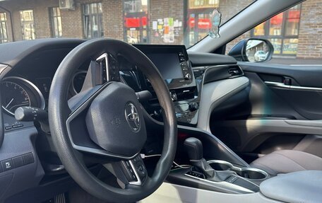 Toyota Camry, 2021 год, 2 200 000 рублей, 10 фотография