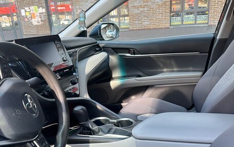 Toyota Camry, 2021 год, 2 200 000 рублей, 13 фотография