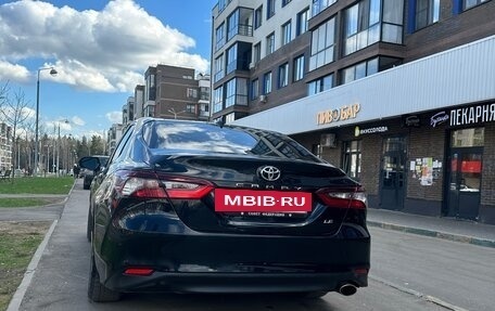 Toyota Camry, 2021 год, 2 200 000 рублей, 15 фотография