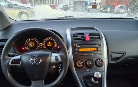 Toyota Auris II, 2010 год, 750 000 рублей, 9 фотография