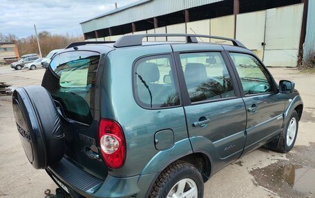 Chevrolet Niva I рестайлинг, 2015 год, 790 000 рублей, 3 фотография