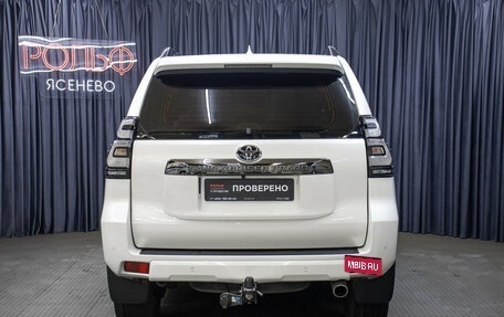 Toyota Land Cruiser Prado 150 рестайлинг 2, 2022 год, 6 398 000 рублей, 6 фотография