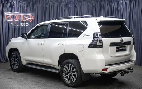 Toyota Land Cruiser Prado 150 рестайлинг 2, 2022 год, 6 398 000 рублей, 7 фотография