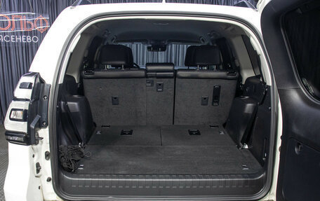 Toyota Land Cruiser Prado 150 рестайлинг 2, 2022 год, 6 398 000 рублей, 10 фотография