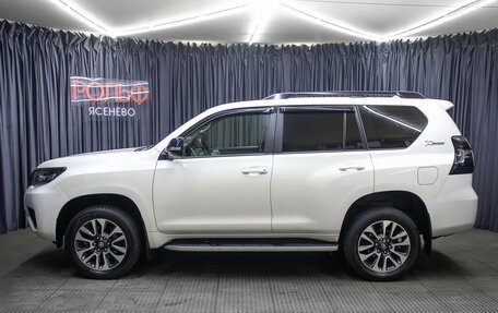 Toyota Land Cruiser Prado 150 рестайлинг 2, 2022 год, 6 398 000 рублей, 8 фотография