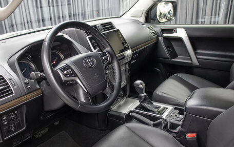 Toyota Land Cruiser Prado 150 рестайлинг 2, 2022 год, 6 398 000 рублей, 17 фотография