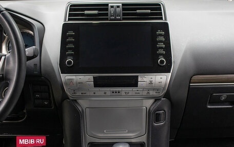 Toyota Land Cruiser Prado 150 рестайлинг 2, 2022 год, 6 398 000 рублей, 16 фотография