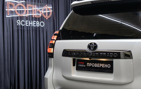 Toyota Land Cruiser Prado 150 рестайлинг 2, 2022 год, 6 398 000 рублей, 23 фотография