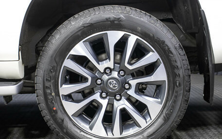 Toyota Land Cruiser Prado 150 рестайлинг 2, 2022 год, 6 398 000 рублей, 24 фотография