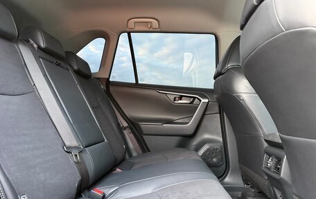 Toyota RAV4, 2021 год, 3 370 000 рублей, 4 фотография