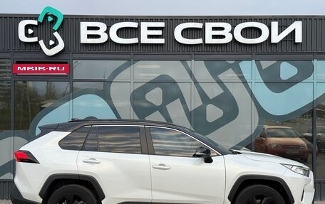 Toyota RAV4, 2021 год, 3 370 000 рублей, 8 фотография