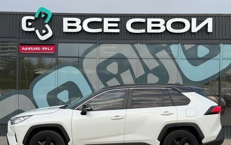 Toyota RAV4, 2021 год, 3 370 000 рублей, 9 фотография