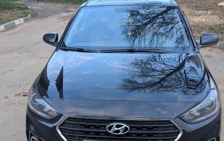 Hyundai Solaris II рестайлинг, 2019 год, 1 450 000 рублей, 2 фотография