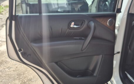 Infiniti QX56, 2011 год, 3 300 000 рублей, 13 фотография