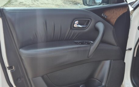 Infiniti QX56, 2011 год, 3 300 000 рублей, 14 фотография