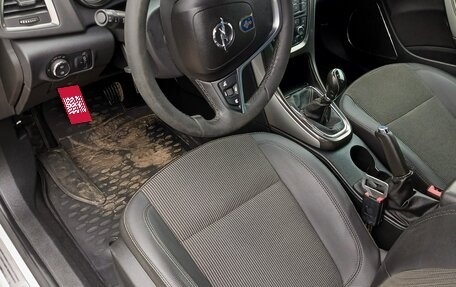 Opel Astra J, 2011 год, 780 000 рублей, 4 фотография