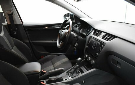 Skoda Octavia, 2017 год, 1 750 000 рублей, 10 фотография