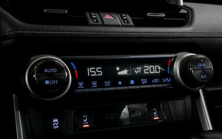 Toyota RAV4, 2020 год, 3 240 000 рублей, 14 фотография