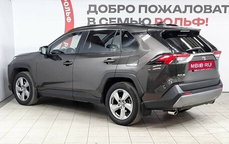 Toyota RAV4, 2020 год, 3 240 000 рублей, 6 фотография