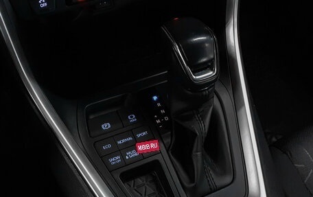 Toyota RAV4, 2020 год, 3 240 000 рублей, 15 фотография