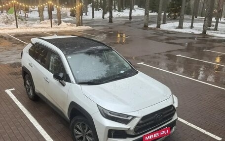 Toyota RAV4, 2024 год, 4 000 000 рублей, 2 фотография
