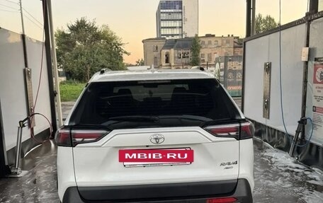 Toyota RAV4, 2024 год, 4 000 000 рублей, 4 фотография