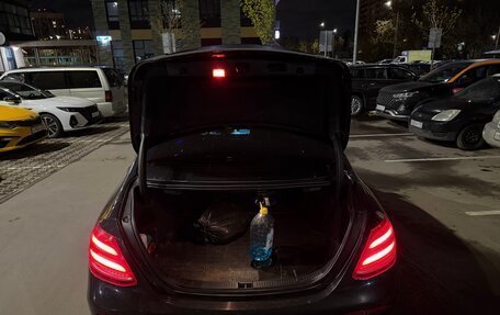 Mercedes-Benz E-Класс, 2018 год, 1 550 000 рублей, 6 фотография