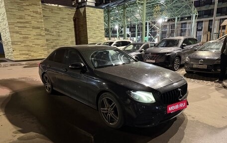 Mercedes-Benz E-Класс, 2018 год, 1 550 000 рублей, 5 фотография