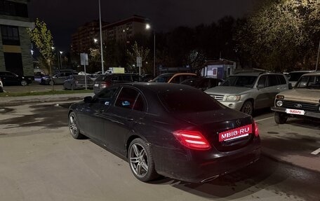 Mercedes-Benz E-Класс, 2018 год, 1 550 000 рублей, 3 фотография