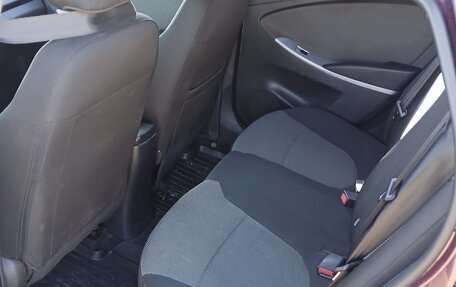 Hyundai Solaris II рестайлинг, 2012 год, 700 000 рублей, 9 фотография