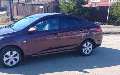 Hyundai Solaris II рестайлинг, 2012 год, 700 000 рублей, 2 фотография