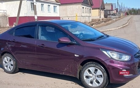 Hyundai Solaris II рестайлинг, 2012 год, 700 000 рублей, 4 фотография