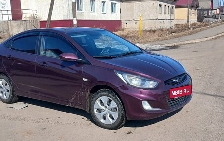 Hyundai Solaris II рестайлинг, 2012 год, 700 000 рублей, 5 фотография