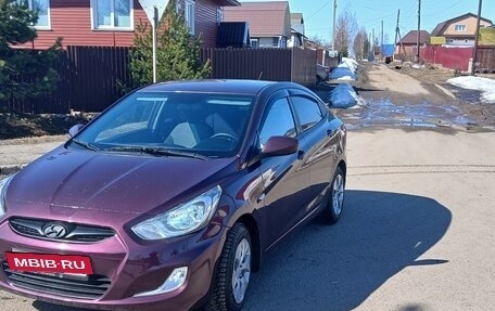 Hyundai Solaris II рестайлинг, 2012 год, 700 000 рублей, 3 фотография