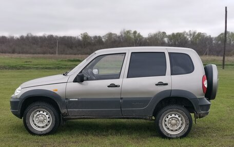 Chevrolet Niva I рестайлинг, 2010 год, 377 000 рублей, 8 фотография