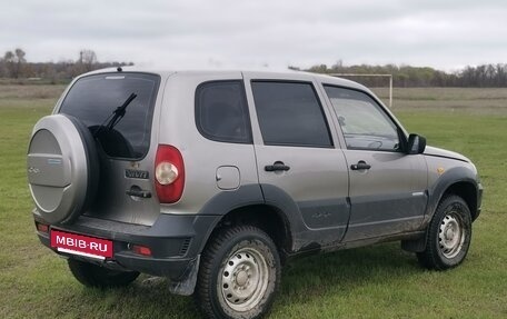Chevrolet Niva I рестайлинг, 2010 год, 377 000 рублей, 3 фотография