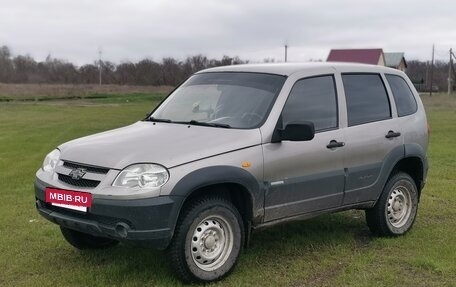 Chevrolet Niva I рестайлинг, 2010 год, 377 000 рублей, 5 фотография